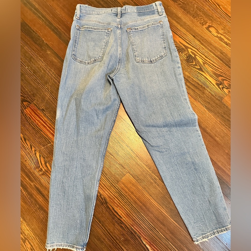 Abercrombie & Fitch The Mom High Rise